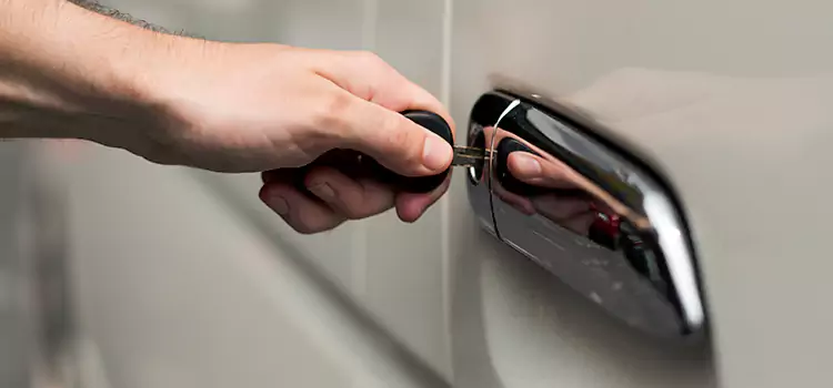 Why Choose Our Auto Locksmith Team in Oak Park, IL?
