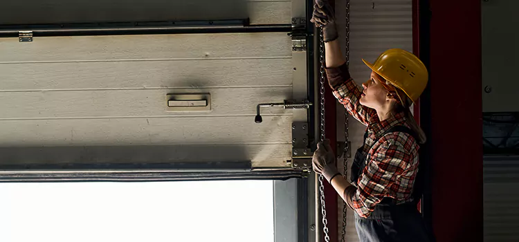 Addressing Common Garage Door Stoppage Issues in Oak Park, IL